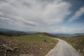 Clouds Passing Over The Winding Path At Bearwallow Mountain Near Hendersonville North Carolina Bearwallowmountaintrail B Visit Asheville Visit Nc Mi Photos
