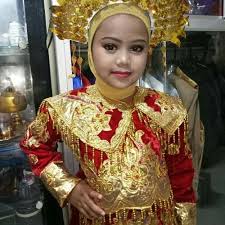 See more of pakaian tradisional melayu on facebook. Jual Sewa Baju Adat Padang Minang Pengantin Jakarta Pusat Rumah Manten Seillawenti Tokopedia