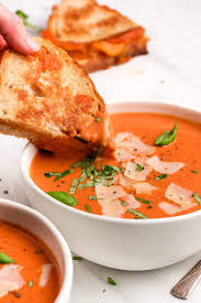 The roasted tomatoes give it a rich umami flavor. Creamy Tomato Soup Garnish Glaze