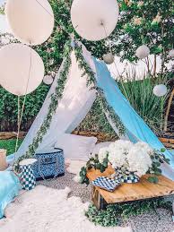 How to Create a Perfect Outdoor Picnic this Summer -