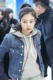 Blackpink jennie and got7 jb, hd png download is free transparent png image. On Twitter This Jennie With This Jaebum Grey Hoodie Denim Jenbum