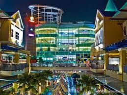 The curve shopping mall in petaling jaya is one of the bigger and famous shopping complex in kuala lumpur, malaysia. The Curve Ikea Ikano Power Center Kuala Lumpur Backpacking Malaysia