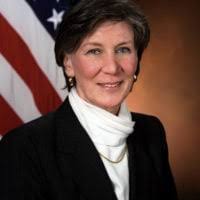 Portrait of DoD Ms. Ida"Faye"Groves, Deputy Director of Customer Service  and Internal Control, Defense Finance and Accounting Service, (U.S. Army  photo by Mr. Scott Davis) (Released) (PC-193159), VIRIN: 990312-A-3569D-002 