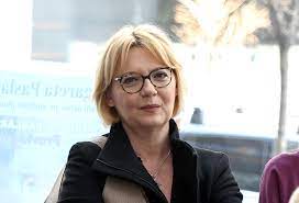 Este mai mereu in lumina reflectoarelor si stie sa aduca zambetul celor care ii urmaresc spectacolele. Emilia Popescu Despre Tamara Buciuceanu Botez A Fost O UriaÈ™Äƒ ActriÈ›Äƒ Libertatea
