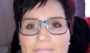 Ellen bezorgt sinds twee jaar De Havenloods: 'Iedereen heeft recht op de  krant'