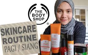 Nutrisi dan vitamin untuk kulit kepala dan rambut juga bisa diberikan secara eksternal dengan menggunakan produk vitamin rambut. Skincare Routine Untuk Kulit Kering Di Pagi Siang Hari Dengan Produk Body Shop Jihan Davincka