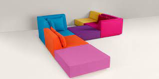 Mondrian sofa in removable fabric olimpia 11 polvere, cushions persia 1404 carbone and olimpia 11 polvere with cross insert persia 1404 carbone. Modulares Sofa I Cubit