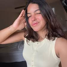 Alexandra Grullon's Instagram, Twitter & Facebook