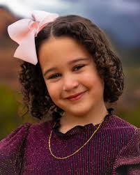 I live in West Sedona, and have a friend coming this week from Long Island.  She is looking for a Sedona experience to escape the stresses of life,  relax in a jacuzzi,