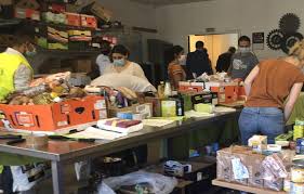 « droit comme la rue d' saint gilles » (tordu). Loire Atlantique Secours Populaire On A Vraiment Besoin D Argent Nantes Maville Com