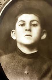 Se spune că stalin, marele dictator sovietic, era creştin ortodox de «sânge pur» georgian, născut la gori, în caucazia, şi că pentru un timp a frecventat un seminar. 21 Fapte Interesante Ale Lui Iosif Stalin Care Vor Surprinde Chiar È™i Amatorii De Istorie Sentimentul Iluminator