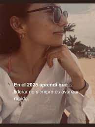 Este mensaje es para mujeres líderes que saben que su crecimiento ya no es  solo hacer más, sino sostener mejor. 2026 no es solo un año más. Es tu  siguiente nivel. Para