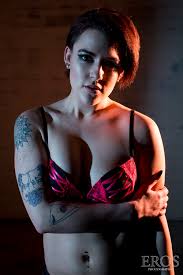 Ryleigh Rocked her First Shoot Foto Porno - EPORNER