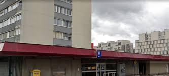 Certaines démarches se réalisent en mairie et. La Poste Reduit La Voilure A Creteil Ivry Sur Seine Le Perreux Et Bry Sur Marne 94 Citoyens