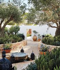 Pin Von Uschi Westermaier Auf Schone Mauern In 2020 Mediterrane Gartengestaltung Marokkanischer Garten Mediterraner Garten