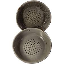 An In-Depth Look At Popular Vintage/Retro Enamelware Collectibles -  Delishably