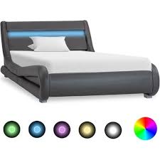 Letto singolo cuore girotondo con rete a doghe compresa letto singolo cuore s collezione girotondo tutti gli elementi della collezione sono realizzati con pannelli in nobilitato melaminico su due lati in finitura opaca in vari colori di classe e1 secondo la normativa cee,a bassa emissione di formaldeide. Letto Cuore Singolo Panna 22019