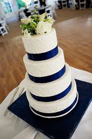 Blue Wedding Cake Wedding Ideas For Brides Grooms Parents Planners Https I Pasteles De Boda Azules Pasteles De Boda Azul Marino Dulces Para Bodas