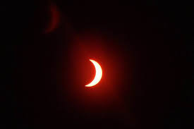A solar eclipse occurs when the moon passes between earth and the sun, thereby totally or partially obscuring earth's view of the sun. Lunar Eclipse Vs Solar Eclipse Difference And Comparison Diffen