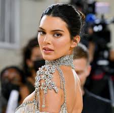 You Can Buy Kendall Jenner's North Face Puffer Slippers On Amazon