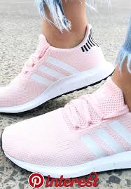 Adidas has produced popular sneaker styles such as stan smith. Pinned By Oohmyjupiterr Oohmyjupiterr Pinned Adidas Schuhe Frauen Schuhe Schuhe Turnschuhe