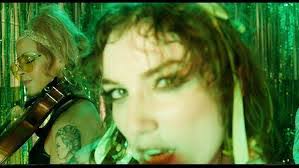 Louise Page's Instagram, Twitter & Facebook