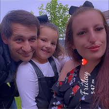 Edit: I am so proud of each and every person who has shared their stories  and experiences you should all be extremely proud of yourselves for opening  up I hope some people