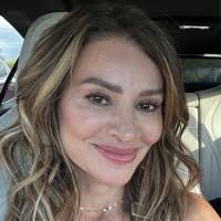 Debbie Almeida's Instagram, Twitter & Facebook