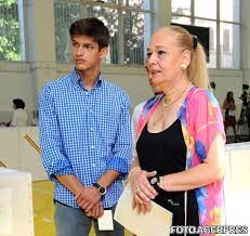 Întrebat de denise rifai dacă îi este dor de mama lui, adrian năstase, nu a putut să vorbească. Mihnea NÄƒstase Fiul Lui Adrian NÄƒstase Numit Consilier Onorific Al Vicepremierului Mihai Fifor Hotnews Mobile