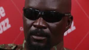 Forte ressemblance d'Eric au président de la transition Mamadi Doubouyah