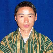 How do you find the equation of a curve from the graph?