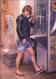 Leather Jacket Denim Cutoffs And Classic Boat Shoes Such A Mess Such A Beautiful Mess Mens Outfits Mens Shorts Outfits Mens Street Style