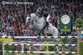 « depuis le début du concours mon cheval était particulièrement respectueux, il a reculé avec la lumière je pense. Wosj Exclusive Penelope Leprevost French Style And Elegance World Of Showjumping