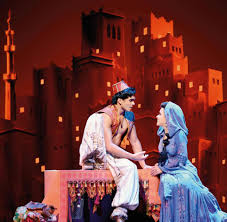 Auf leinwand gespannt oder foto. Aladdin Das Musical So Lustig Bunt Und Frei Ist Der Islam Welt