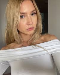 Sasha Griggs's Instagram, Twitter & Facebook