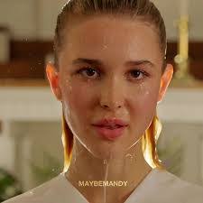 Veronica Duncan's Instagram, Twitter & Facebook