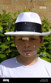 Dandy dan hat white trilb hi-res stock photography and images
