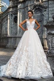 Deslumbra con los diseños más elegantes de vestidos cortos de día o vestidos largos de noche. Vestidos Boda Princesa Pinterest