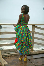Soyez belles avec les pagnes africains. Haut Ankara Chemisiers Ankara Chemisier Africain Par Truefond Mode Africaine Moderne Mode De Motifs Africains Robes A Imprimes Africains