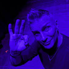 After a wonderful weekend in the beautiful Llandudno Wales I've now spent  an incredible week surrounded by magic royalty @magicworldvienna. Blown  away by this venue and team. .... And by the ridiculous