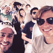 Ya estamos en #Lamarque Río Negro #Argentina, esta noche #CONCIERTO están  list@s. Llévense #zapatobajito para bailar!