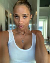 Veterans day is one of the eleven federal holidays in the united states for federal organizations and is a public holiday for all 50 states. Back To Basics National No Makeup Day La Norme