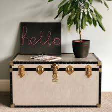 Target / furniture / rustic trunk coffee table (1143). Original Vintage Metal Trunk Coffee Table Aluminium Hammered Silver Leather Handle Gold Fixtures Large World Range London Storage Box Vinterior