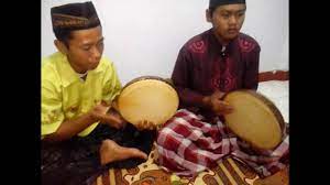 Rebana masuk dan berkembang di daerah maluku pada abad 14 m, bersamaan dengan. Tutorial Memukul Rebana Untuk Pemula Youtube