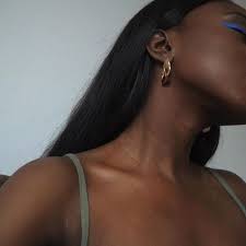 Imagem Descoberto Por Sensitive Descubra E Salve Suas Proprias Imagens E Videos No We Heart It In 2020 Melanin Beauty Beauty Beautiful Black Girl