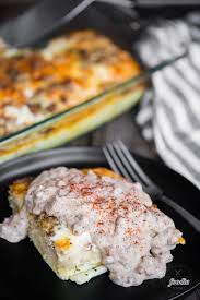 Biscuits And Gravy Casserole With Eggs Biscuits And Gravy Casserole Is The Best Homemade Breakfast This Hearty Comfort F Biscuits And Gravy Casserole Best Breakfast Casserole Best Homemade Biscuits