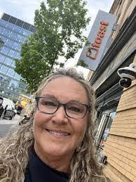 Mary Hattery's Instagram, Twitter & Facebook