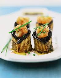 Makis De Saumon Aux Aubergines Cette Recette Est Realisee Avec Des Tartares De Saumon A La Ciboulette Des Aubergines Grille Recette Cuisine Aperitif Entree