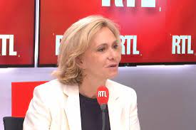 Valérie pécresse vient de déclarer son soutien au maire de bordeaux pour la primaire des républicains, après avoir initialement soutenu françois fillon. Ha60oup06mkimm