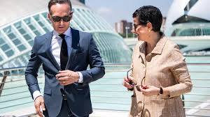 Heiko maas spoke after a tour of beirut's devastated port, where thousands of tons of ammonium nitrate exploded aug. Liveblog Zum Coronavirus Man Darf Nicht Das Ganze Land Bestrafen Tagesschau De